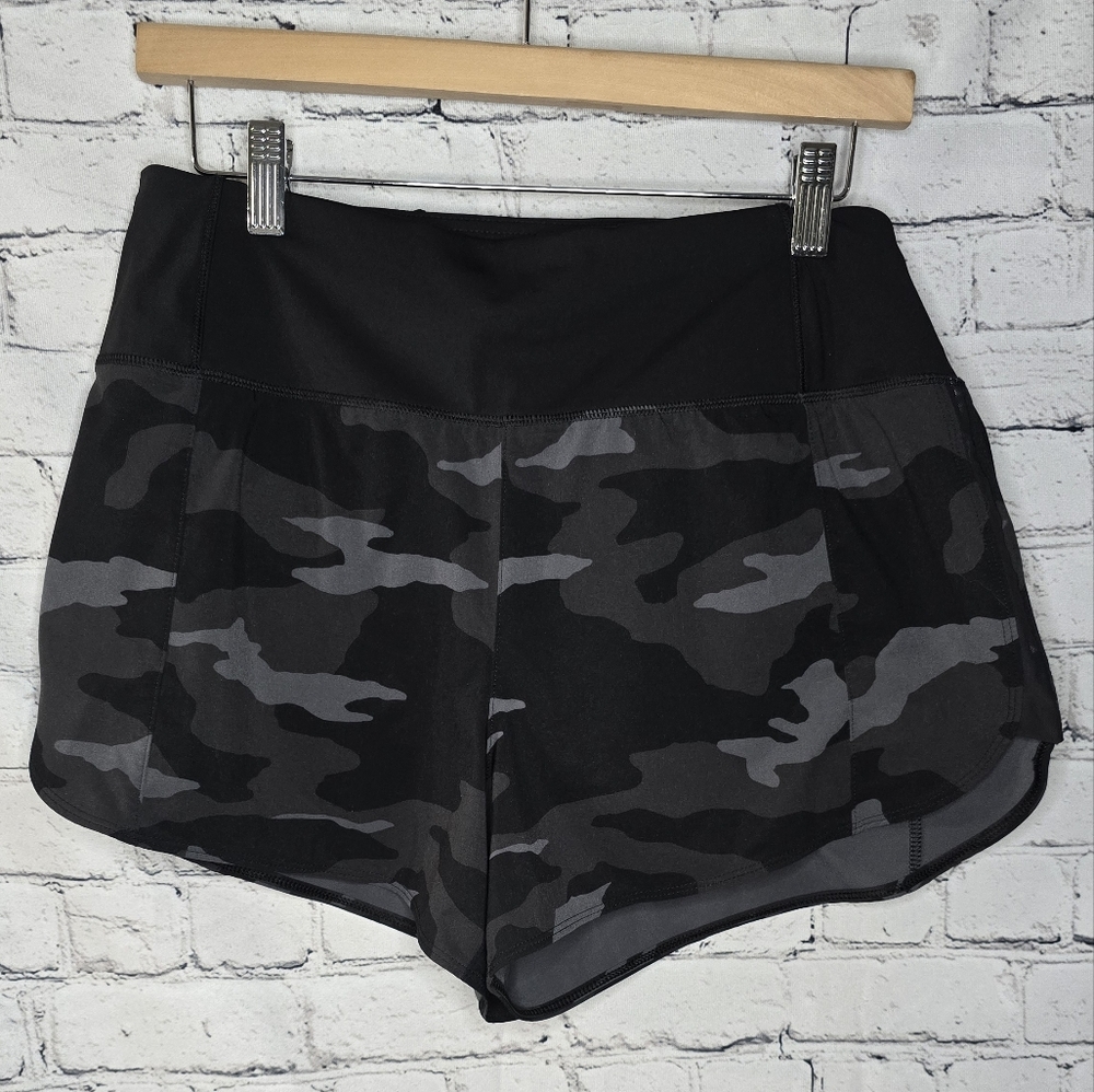 Athleta Camo Black Women's Shorts Size Medium
